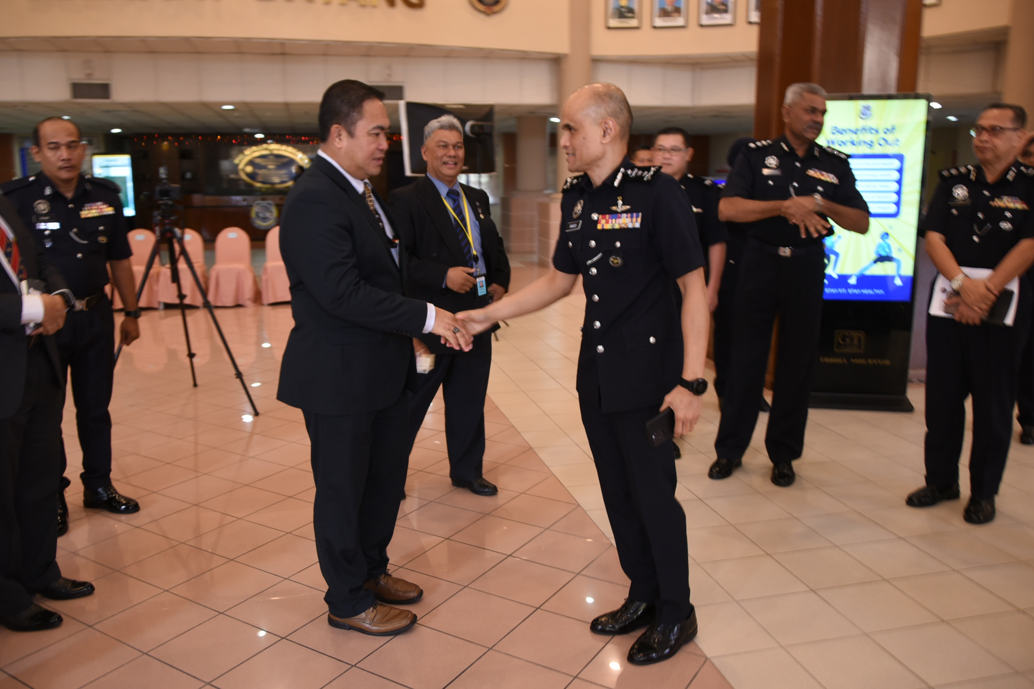 Ban Thư ký ASEANAPOL thăm làm việc với Hiệu trưởng Trường Cảnh sát Hoàng gia Malaysia, Kuala Lumpur