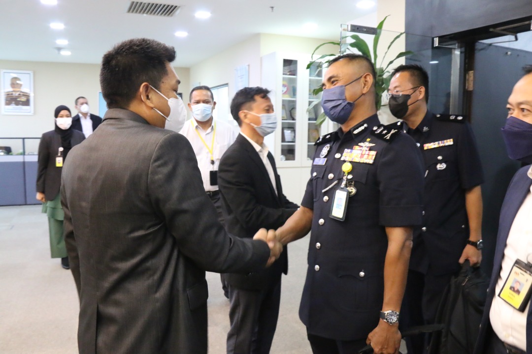 COURTESY CALL BY THE PRINCIPAL ASSISTANT DIRECTOR OF D3 DIVISION (ATIPSOM), CRIMINAL INVESTIGATION DEPARTMENT, ROYAL MALAYSIA POLICE TO THE EXECUTIVE DIRECTOR OF ASEANAPOL SECRETARIAT